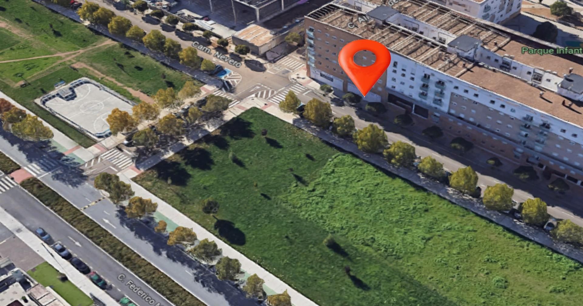 Vista exterior de Local en venta en Badajoz Capital