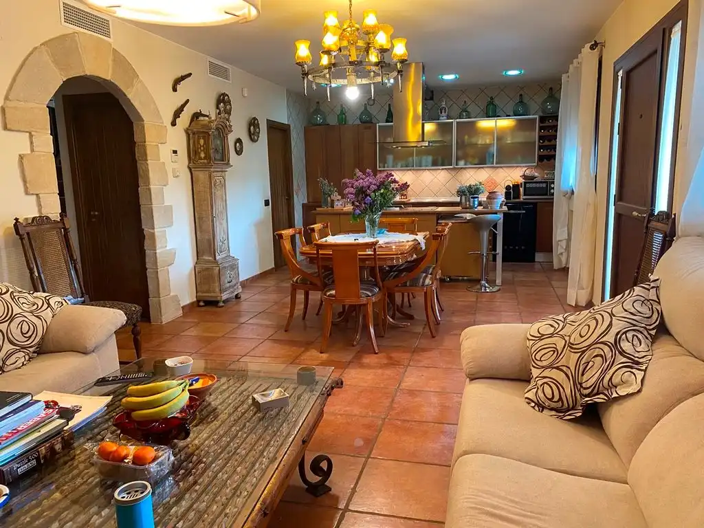 Menjador de Casa o xalet en venda en Valjunquera amb Aire condicionat, Jardí privat i Terrassa
