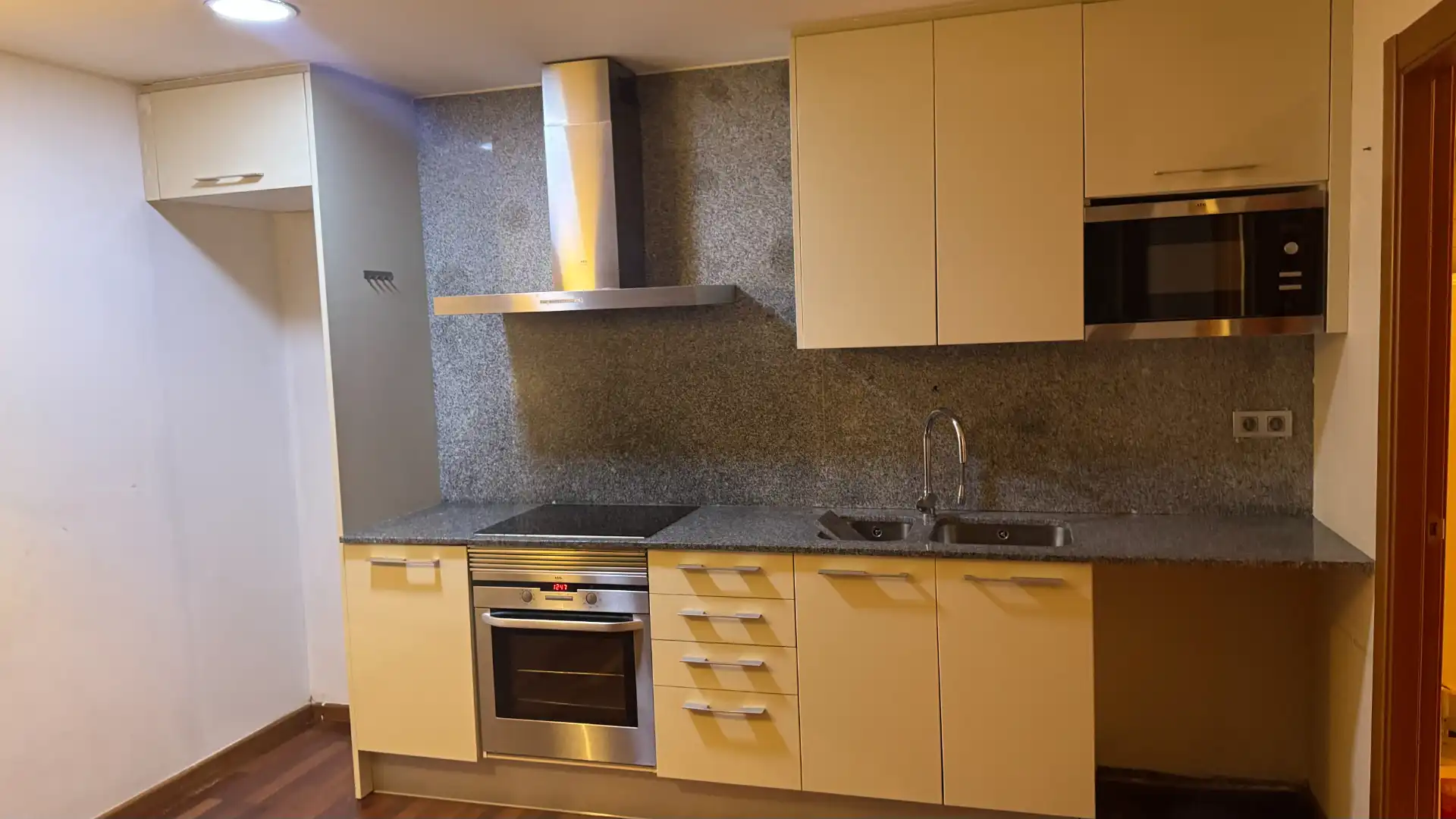 Küche von Wohnung zum Verkauf in Montcada i Reixac mit Klimaanlage, Heizung und Parkett