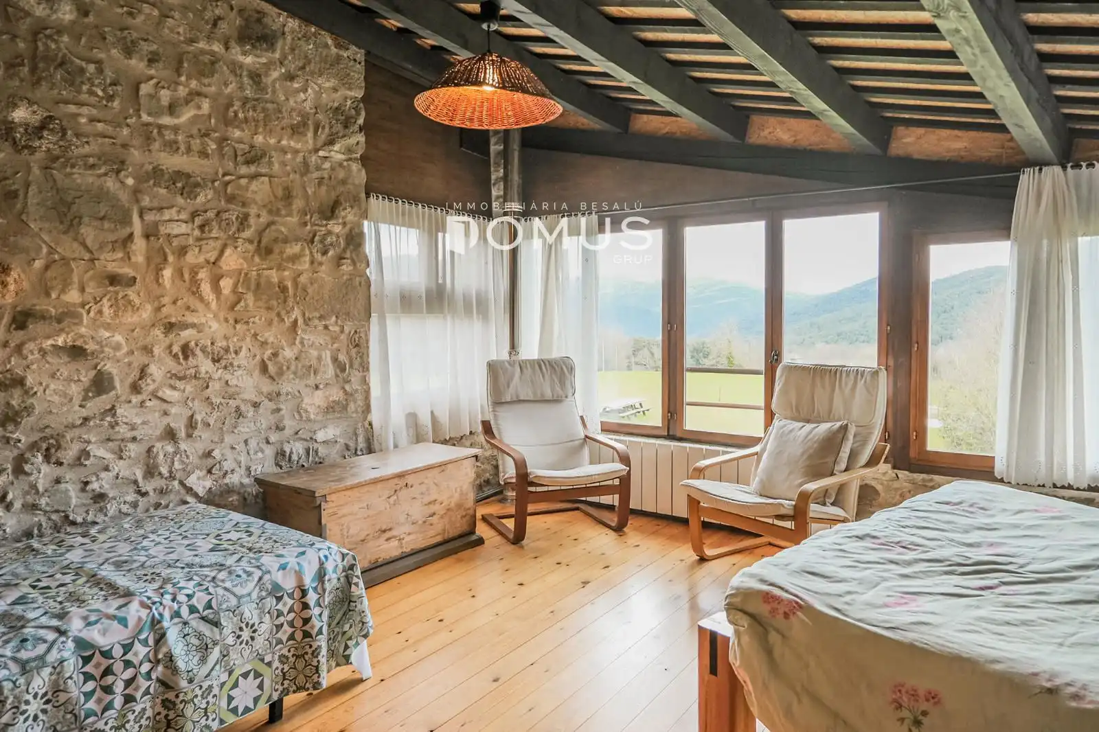 Habitación de Finca rústica en venta en Santa Pau con Calefacción, Parquet y Piscina