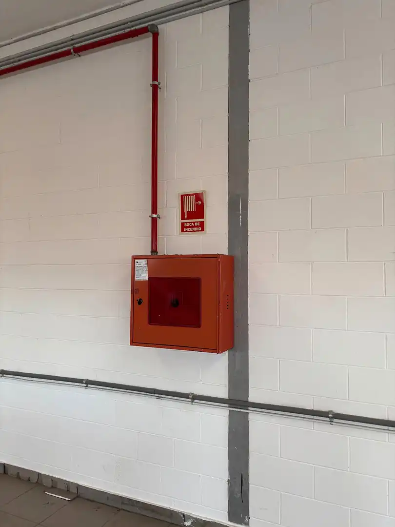 Nau industrial amb ascensor en venda a Carrer Josep Calvet, imagen 26