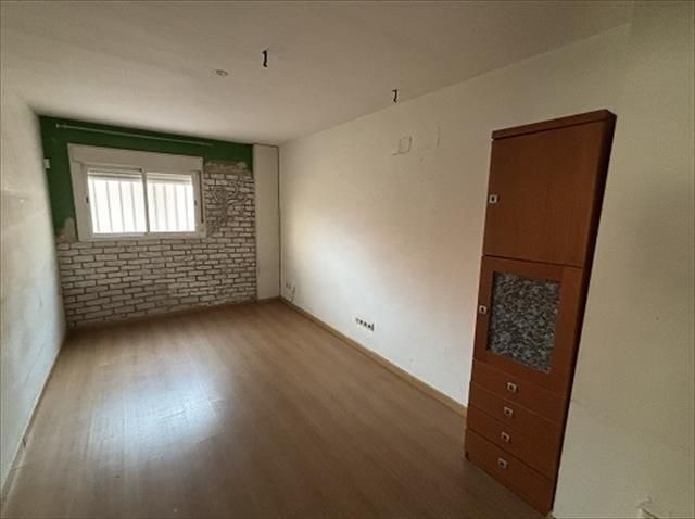 Flat for sale in Paseo de San Antonio, Centro