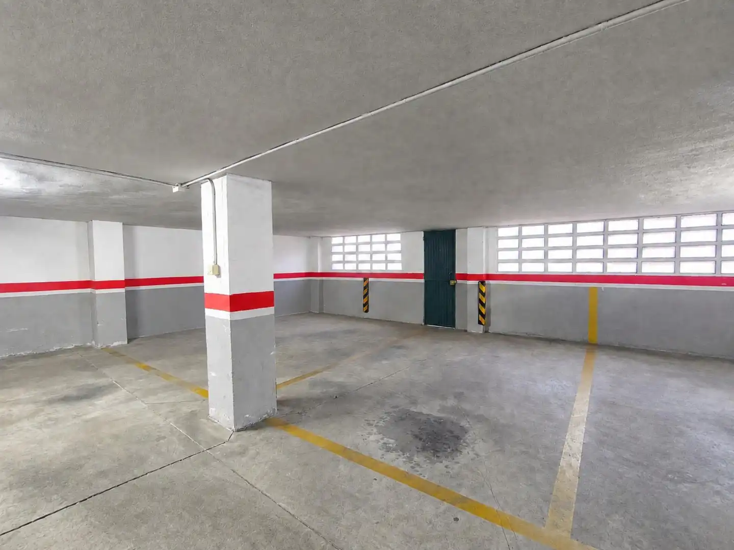 Parking of Garage for rent in Centro Ciudad