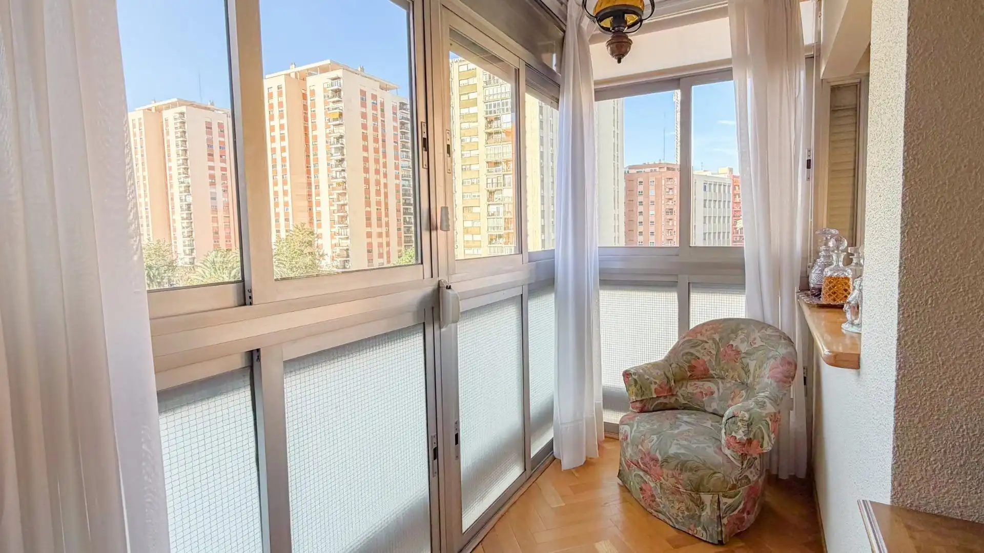 Terrasse von Wohnung zum Verkauf in Valencia mit Klimaanlage, Heizung und Parkett