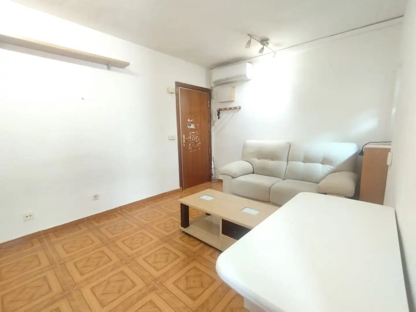 Living room of Flat for sale in Getafe  with Air Conditioner, Heating and Furnished