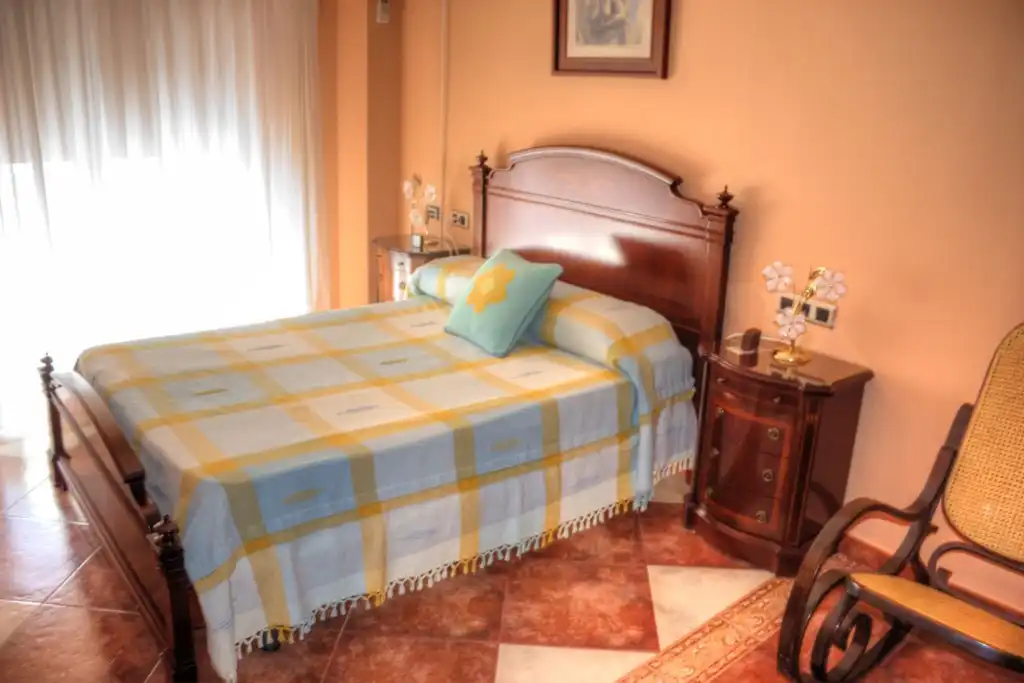 Dormitori de Casa adosada en venda en Casarabonela amb Aire condicionat, Jardí privat i Terrassa