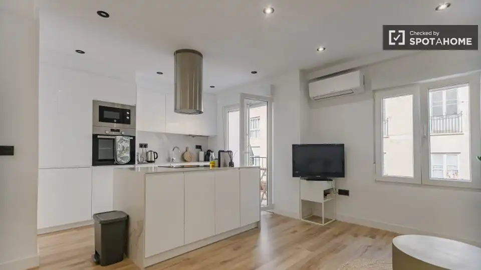 Wohnung mit Terrasse zur Miete in Quatre Carreres, imagen 4