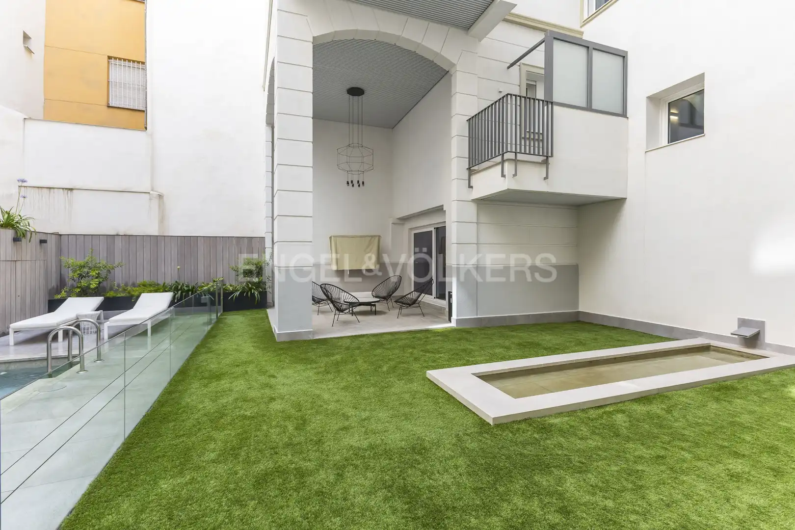 Terrassa de Pis de lloguer en Madrid amb Aire condicionat, Calefacció i Jardí privat