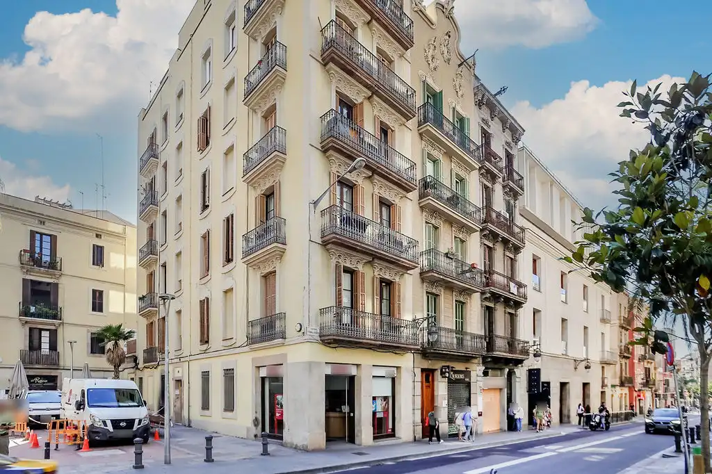 Außenansicht von Wohnung zum Verkauf in Barcelona