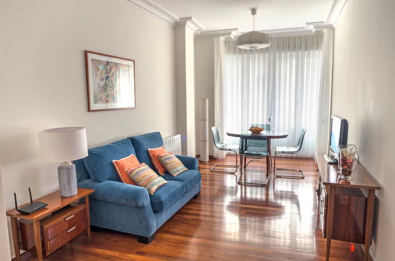 Living room of Apartment to rent in Bilbao   with Air Conditioner, Heating and Parquet flooring