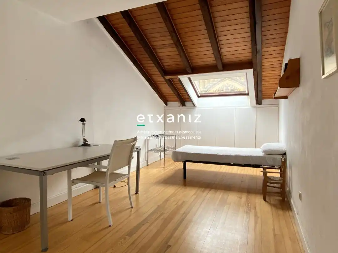 Bedroom of Flat for rent in Donostia - San Sebastián   with Heating, Oven and Washing machine
