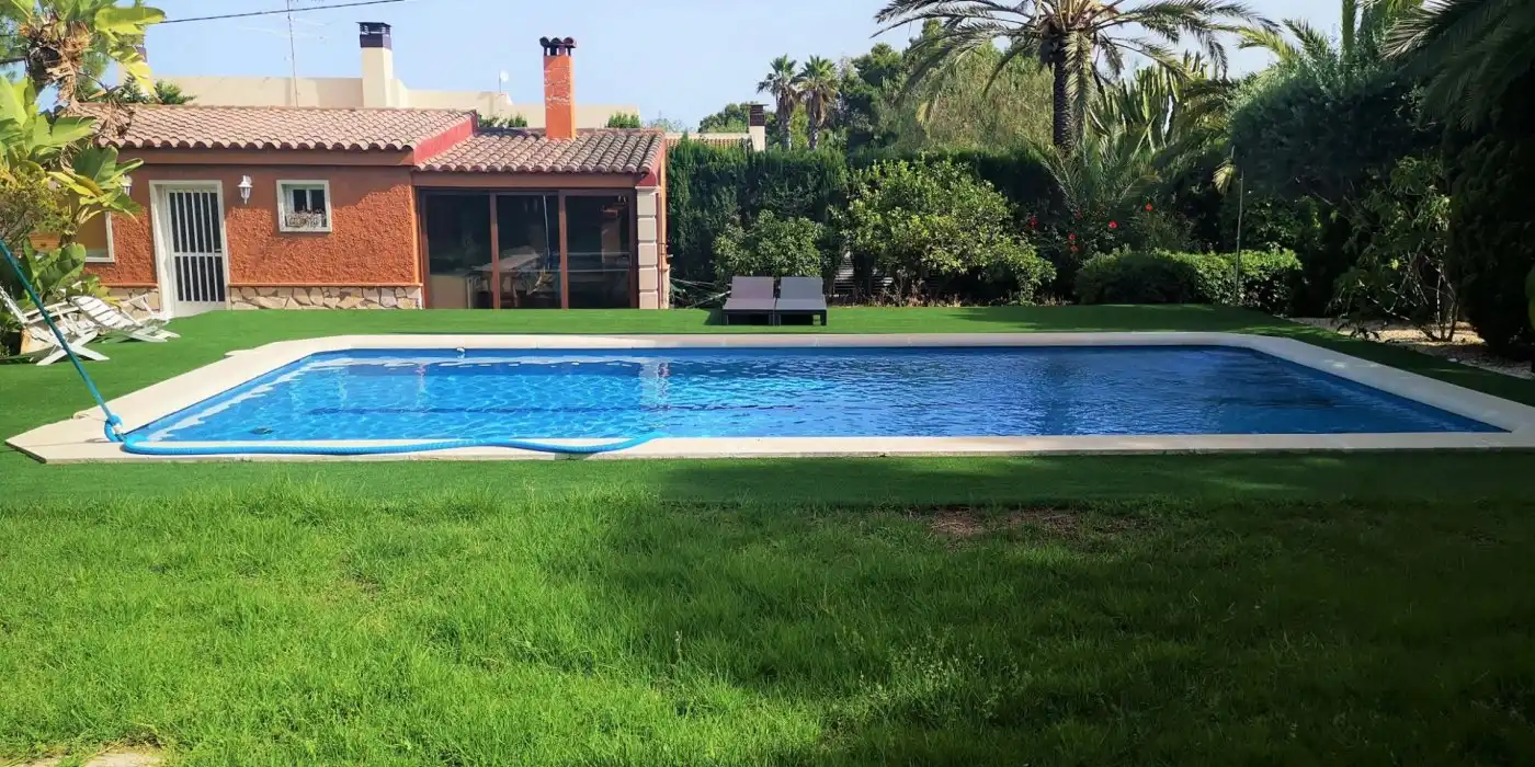 Piscina de Casa o xalet en venda en Elche / Elx amb Aire condicionat, Jardí privat i Terrassa