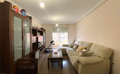 Living room of Flat for sale in  Albacete Capital  with Heating, Storage room and Balcony