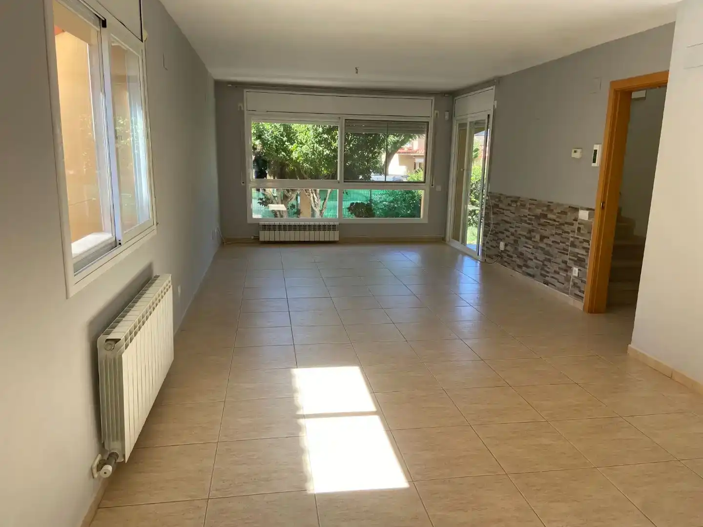 Sala d'estar de Casa o xalet en venda en Vinyols i els Arcs