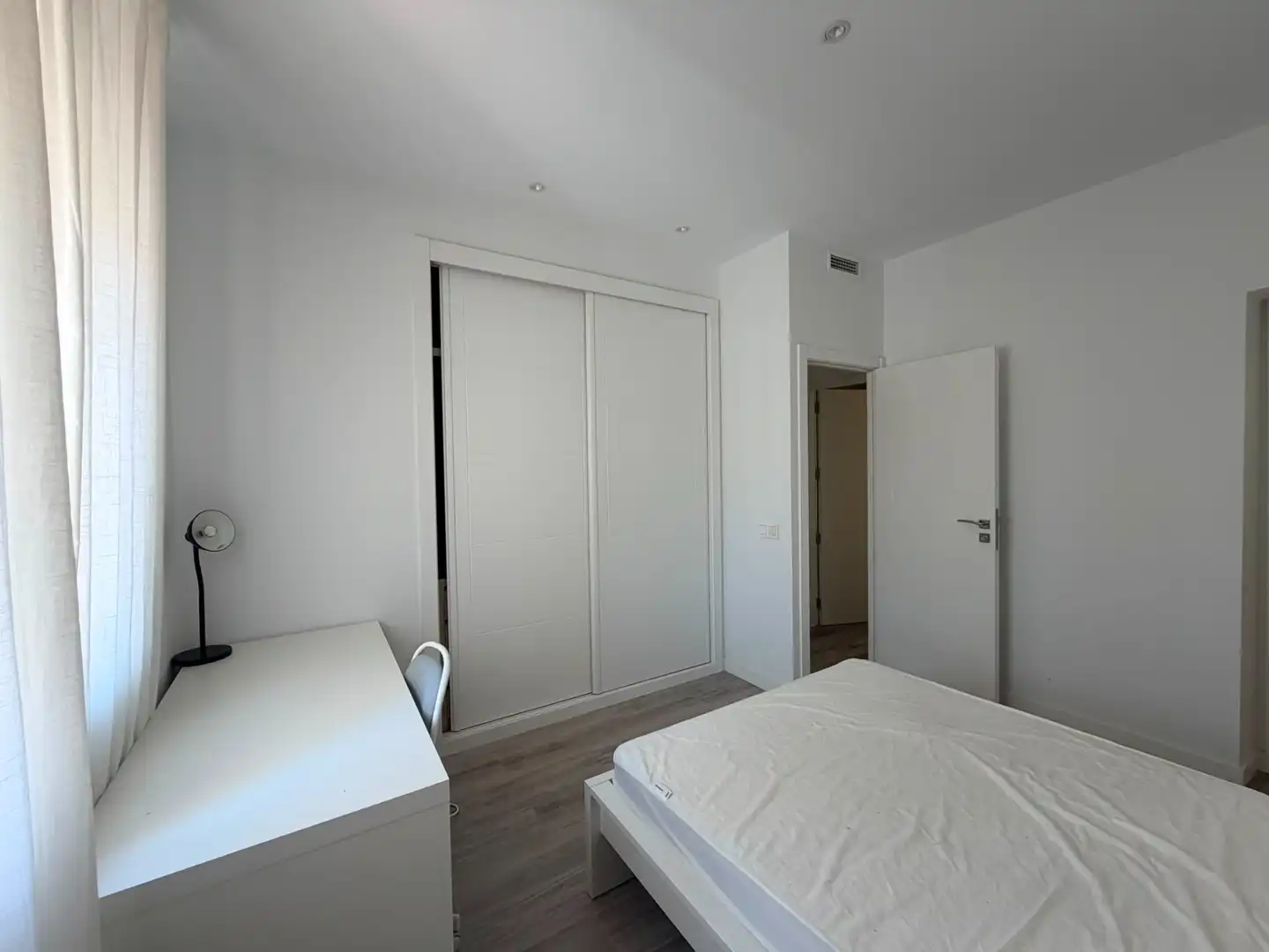 Bedroom of Flat for sale in Madrid  with Air Conditioner, Heating and Storage room