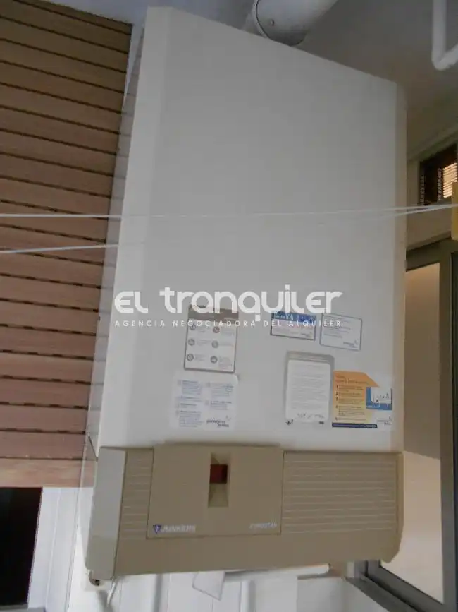 Penthouse with lift to rent in Calle Torres Miranda, imagen 25