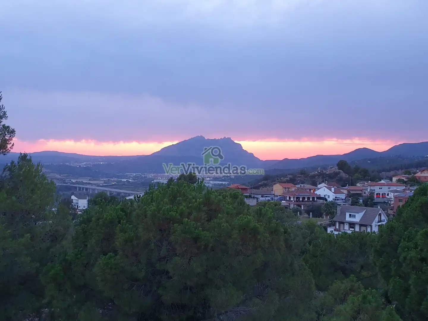 Vista exterior de Casa o xalet en venda en Abrera amb Aire condicionat, Calefacció i Jardí privat