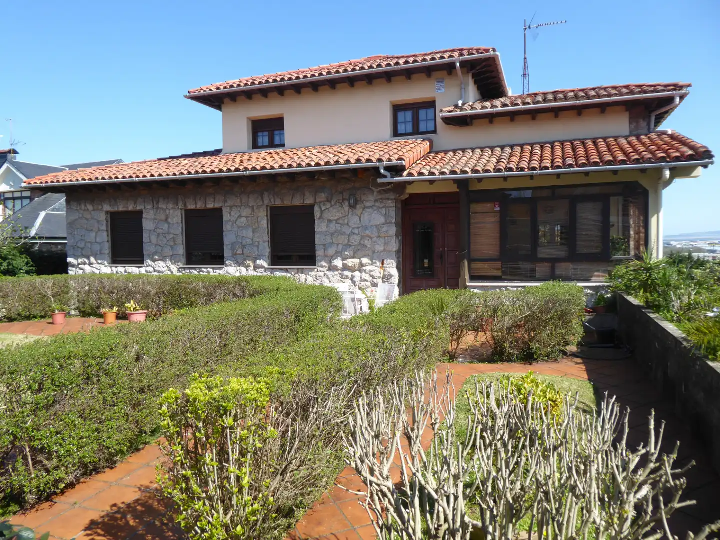 Außenansicht von Haus oder Chalet zum Verkauf in Camargo mit Heizung, Privatgarten und Terrasse