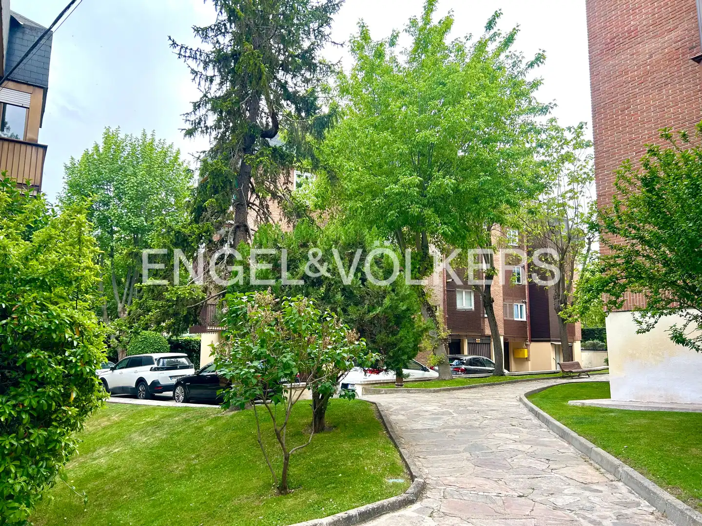Vista exterior de Pis en venda en Majadahonda amb Calefacció, Parquet i Traster