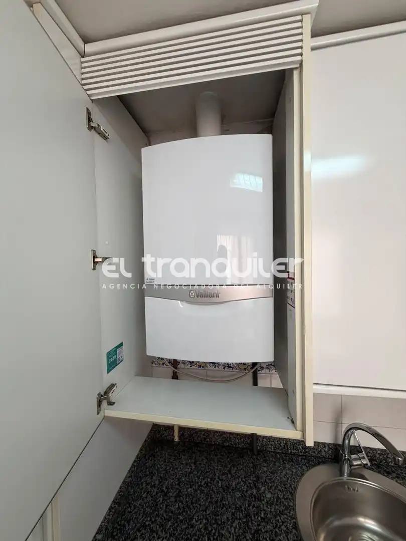 Flat for rent in Madrid  with Air Conditioner, Parquet flooring and Furnished