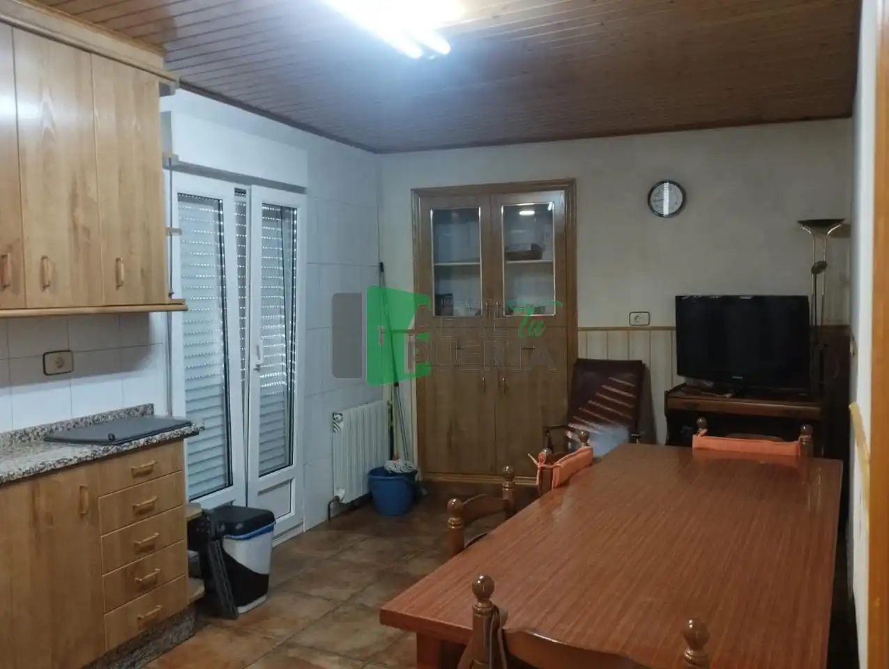 Cuina de Casa o xalet en venda en Ourense Capital  amb Calefacció, Jardí privat i Moblat