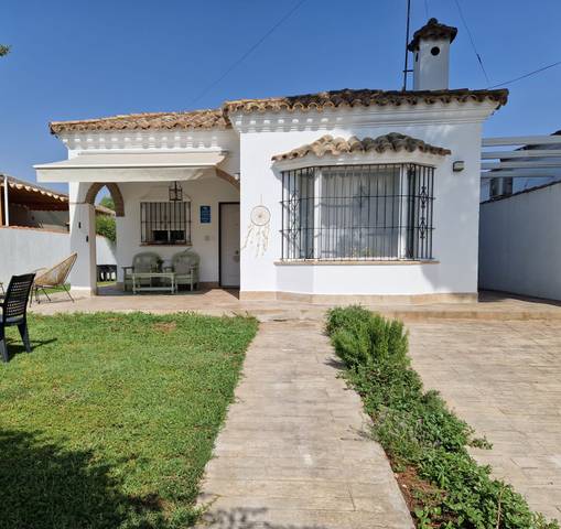 Casa-chalet en Venta en  C. Percebes, 9 en La Barrosa