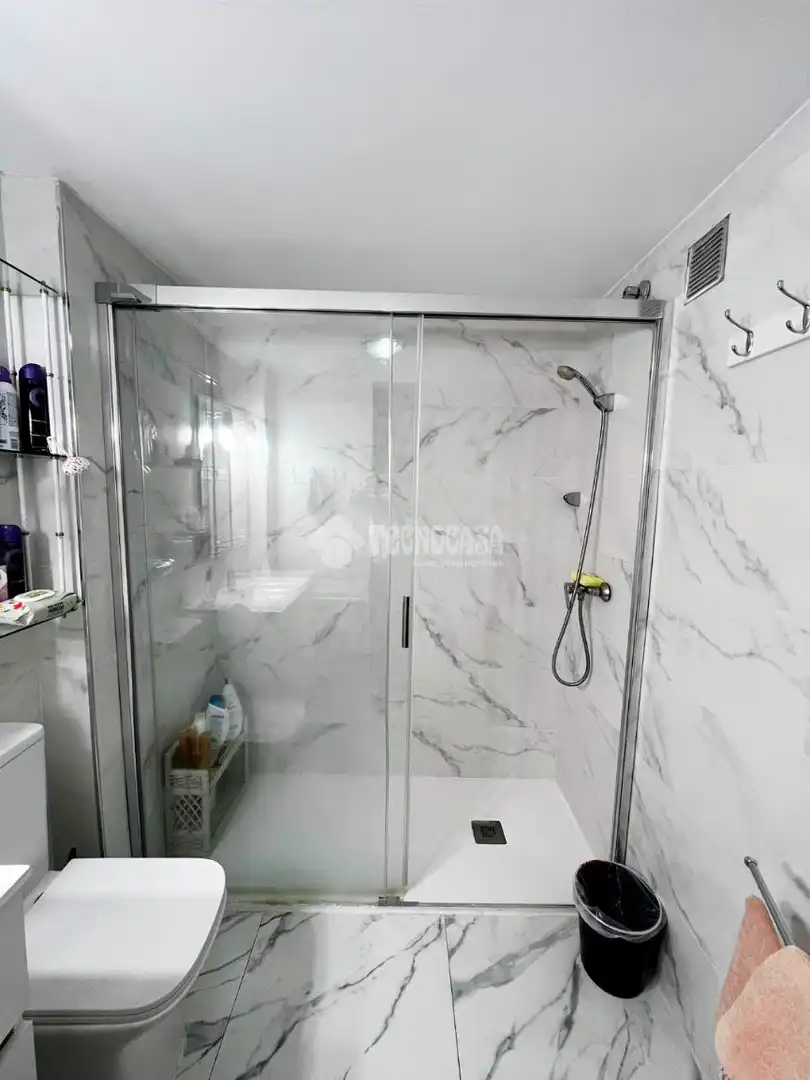 Baño de Piso en venta en Utebo con Balcón