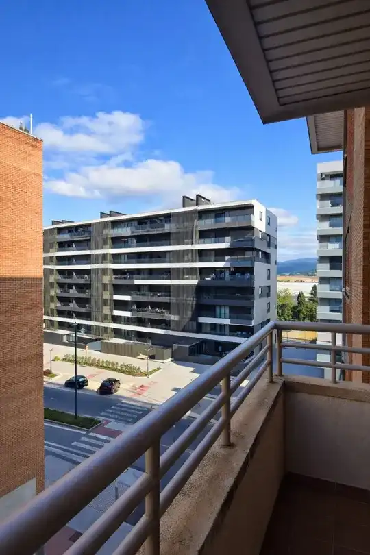 Vista exterior de Pis en venda en Barañáin / Barañain amb Calefacció, Traster i Balcó