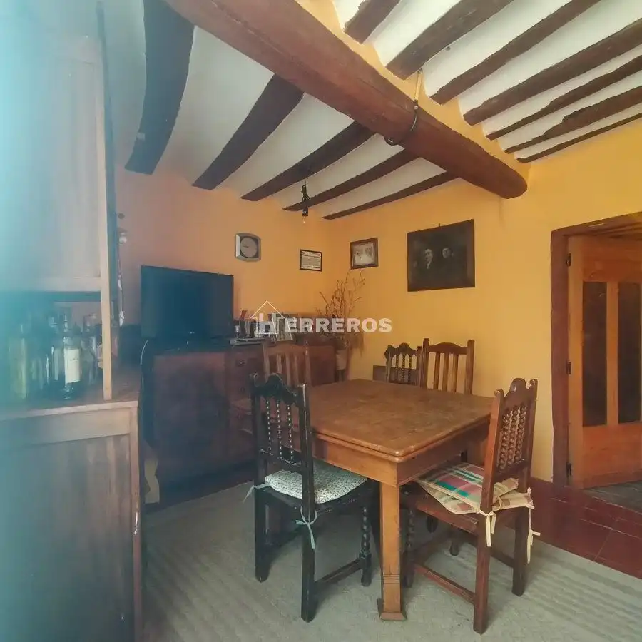 Menjador de Casa o xalet en venda en Cabezón de Cameros amb Calefacció, Traster i Moblat