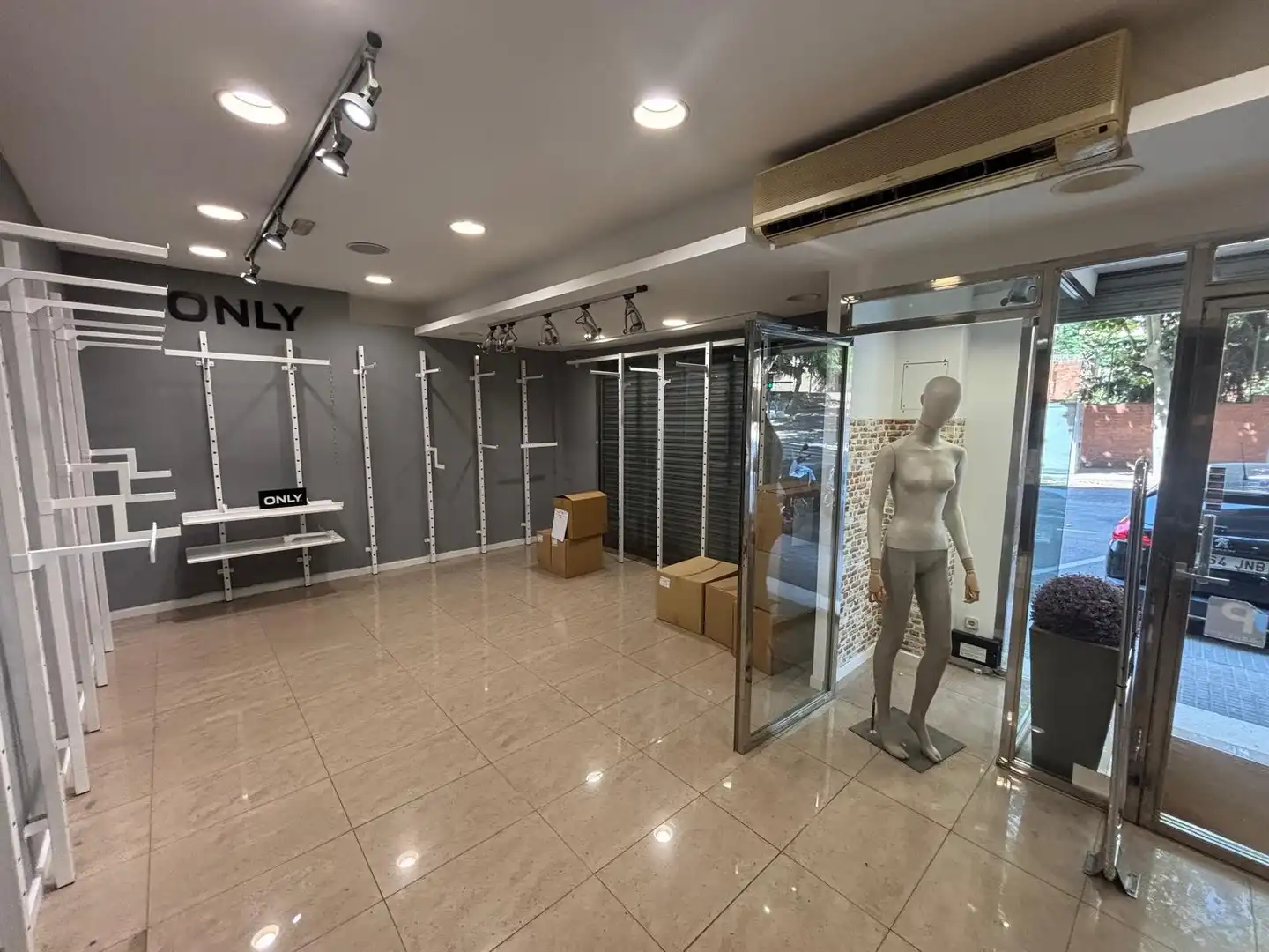 Local de alquiler en Terrassa con Aire acondicionado