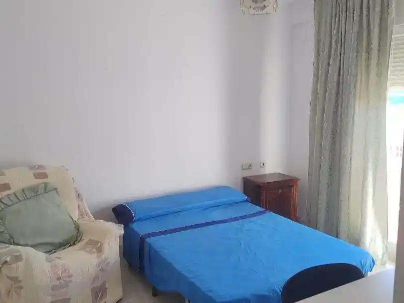 Habitación de Ático de alquiler en  Granada Capital con Aire acondicionado y Balcón
