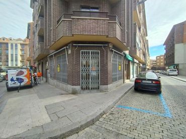 Business premises to rent in Doctor Fleming