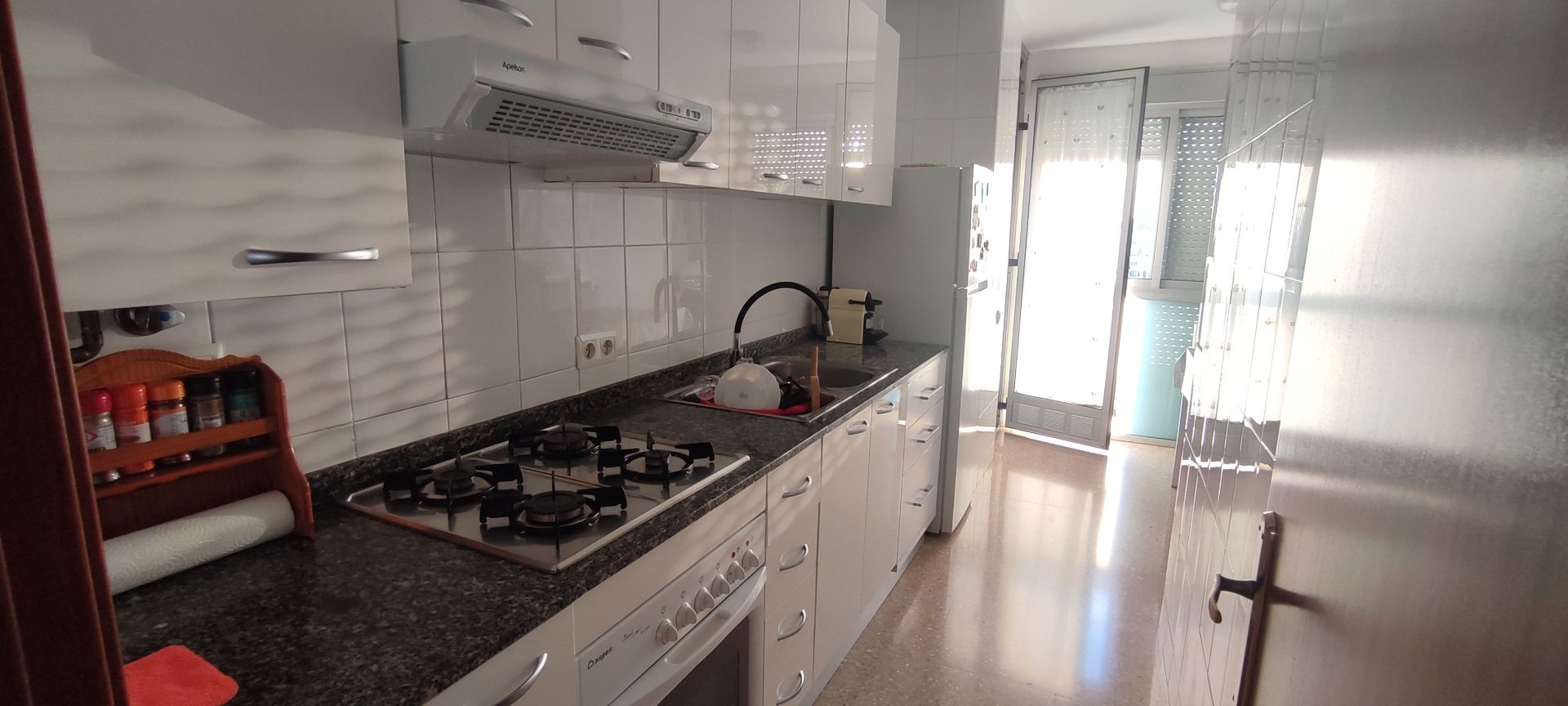 Cuina de Pis en venda en Badalona amb Traster, Forn i Balcó