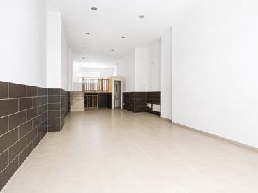 Local comercial de lloguer a Torroella de Montgrí