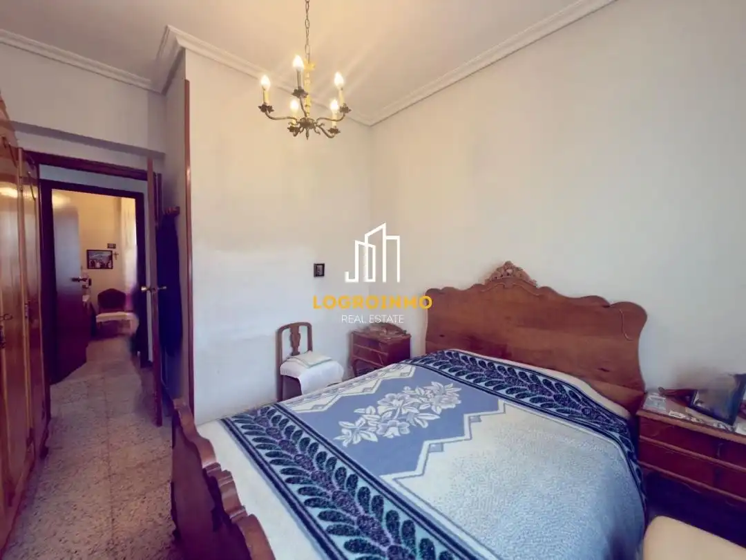 Habitación de Piso en venta en  Logroño con Calefacción, Amueblado y Balcón