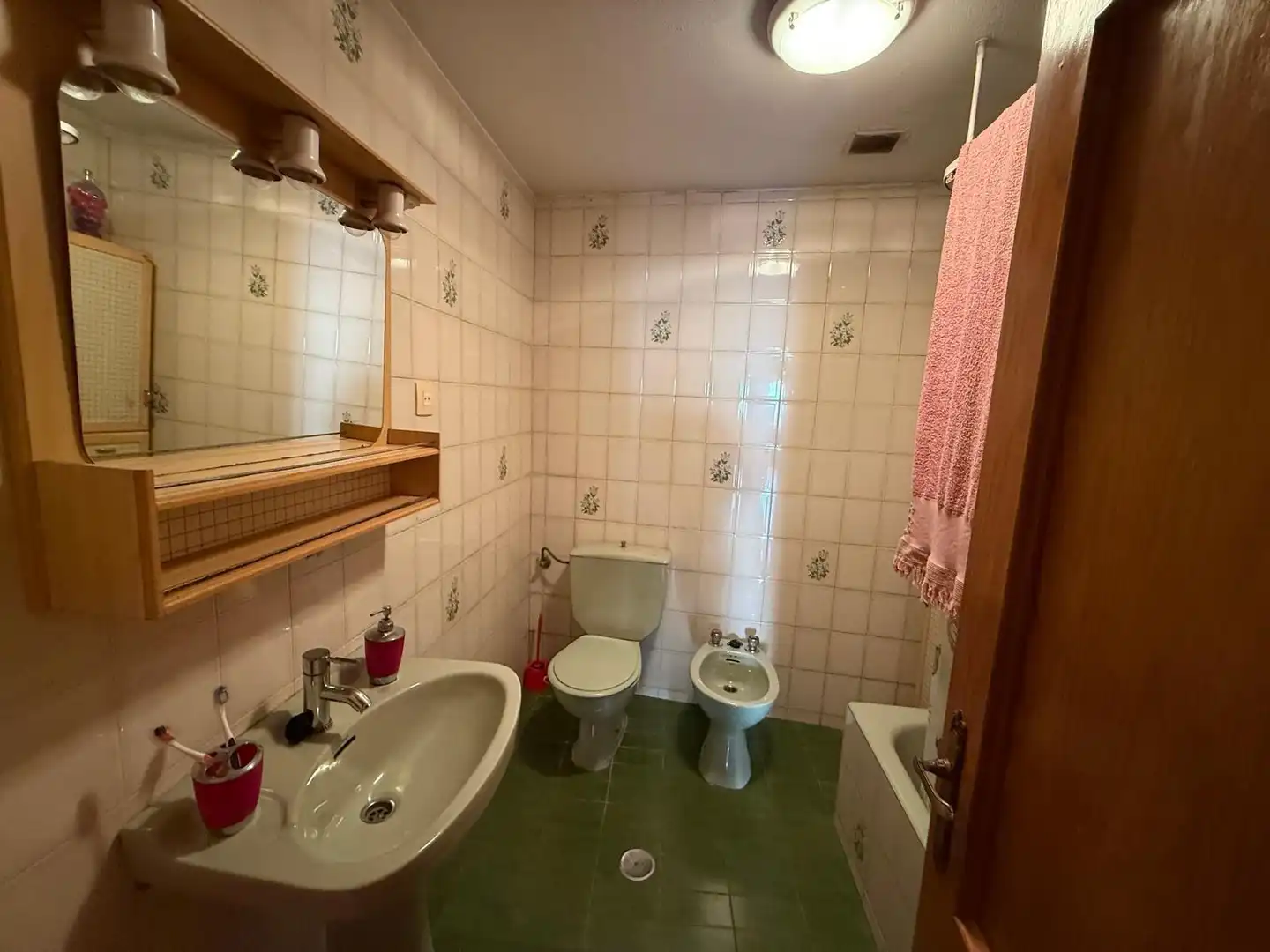 Badezimmer von Country house zum Verkauf in Teverga mit Möbliert