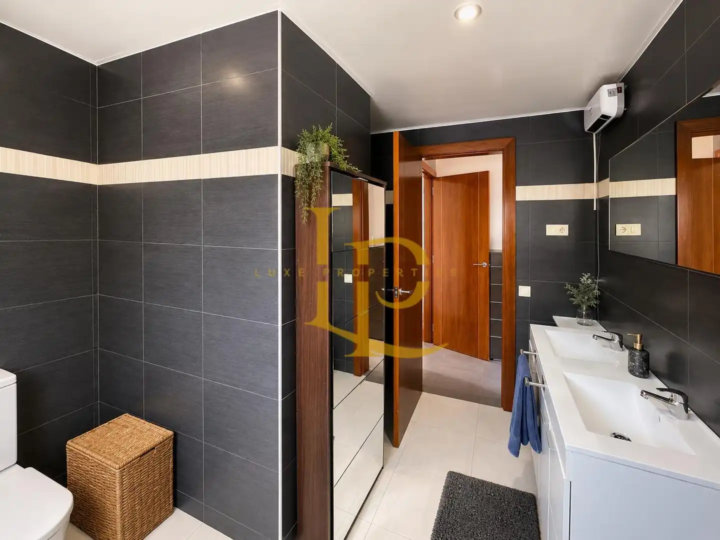 Bathroom of Houses for sale in Rubí  with Air Conditioner, Heating and Private garden