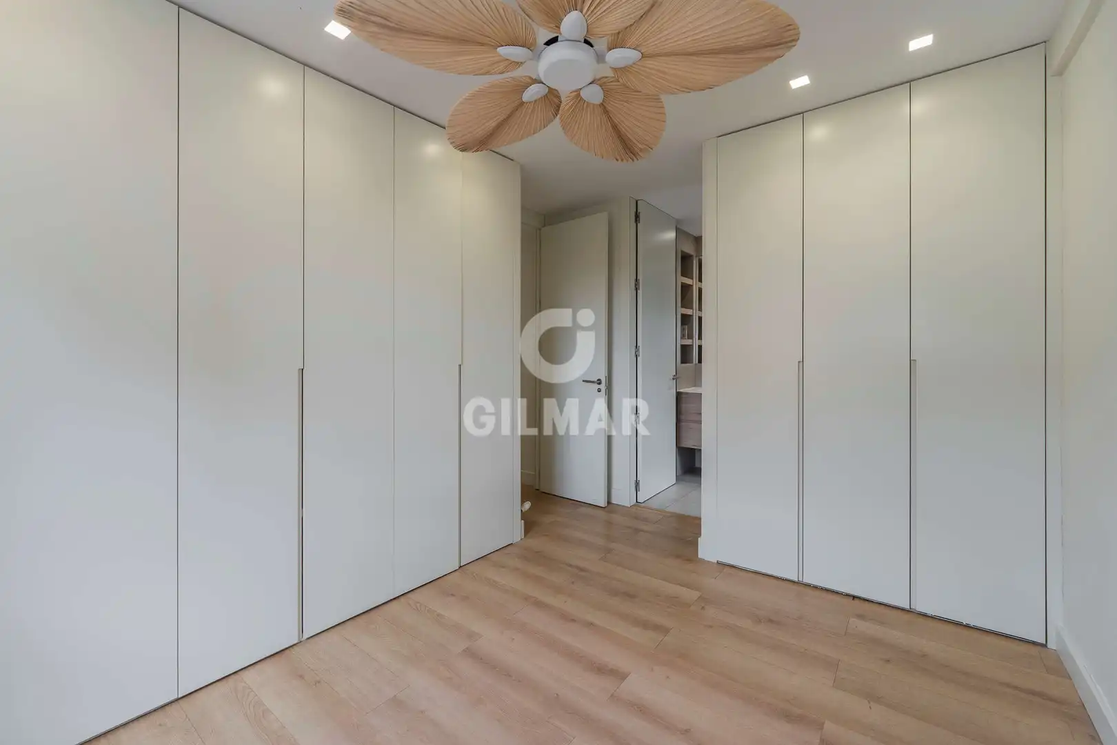Habitación de Piso en venta en Madrid con Calefacción y Balcón