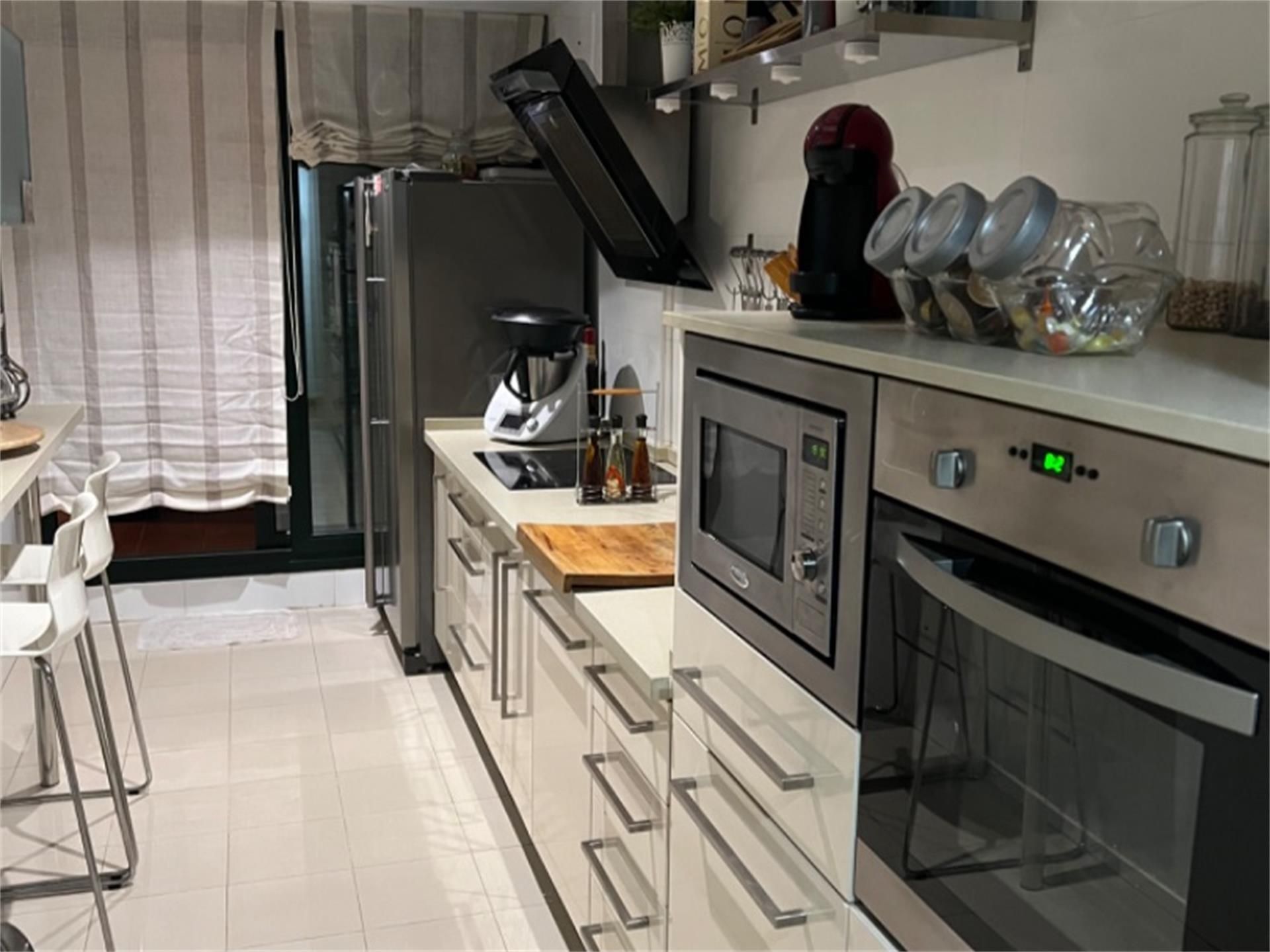 Kitchen of Flat for sale in San Juan de Aznalfarache  with Air Conditioner, Terrace and Swimming Pool
