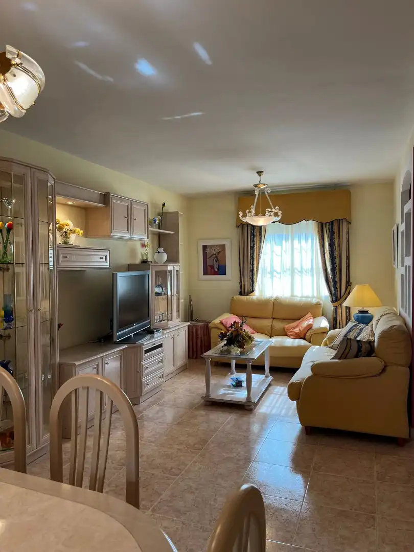Sala de estar de Casa adosada en venta en Ciudad Real con Aire acondicionado, Calefacción y Terraza