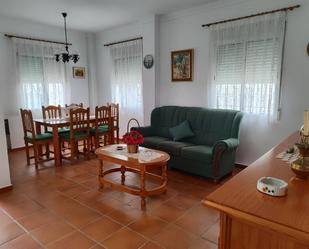 Living room of Single-family semi-detached for sale in Fuente Palmera  with Terrace and Balcony