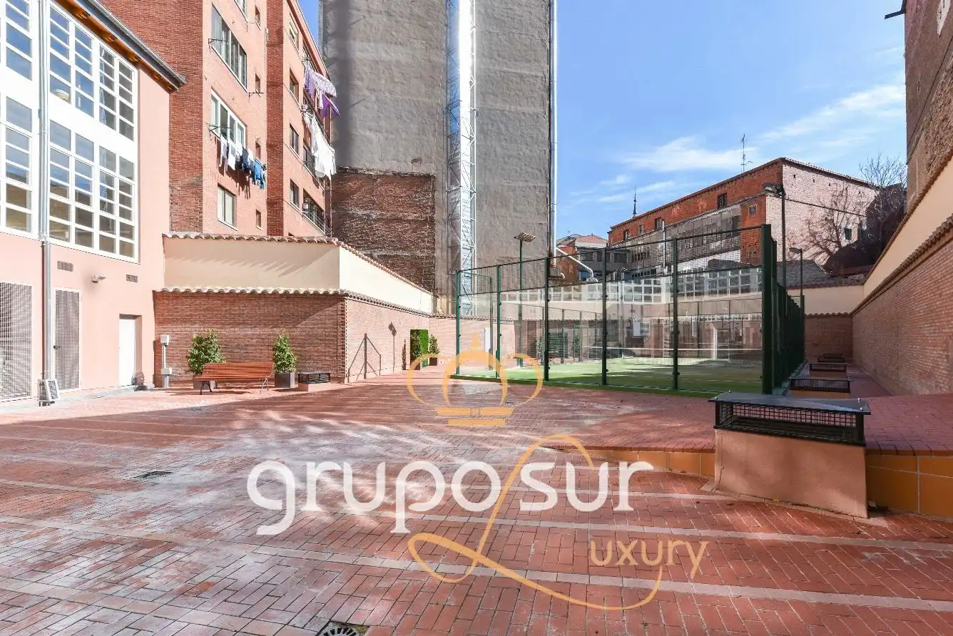 Terrasse von Dachboden zur Miete in Valladolid mit Heizung, Parkett und Abstellraum