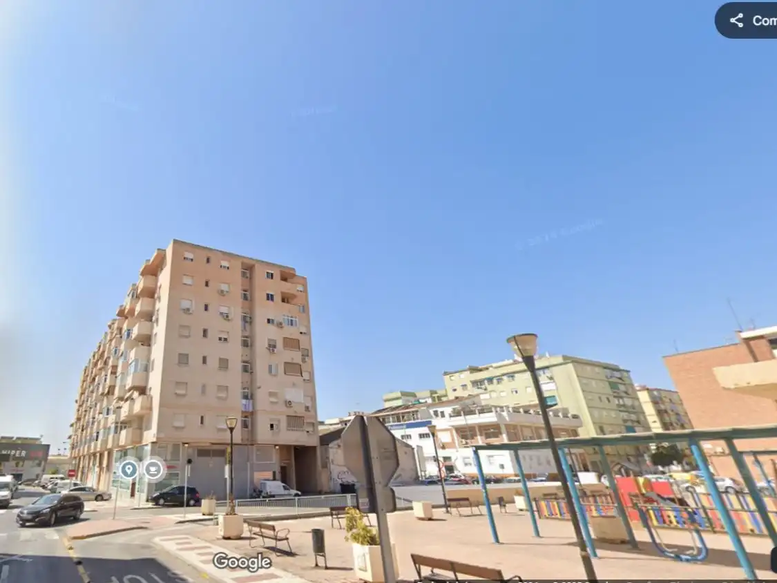 Locale commerciale in vendita a Calle Periana 10