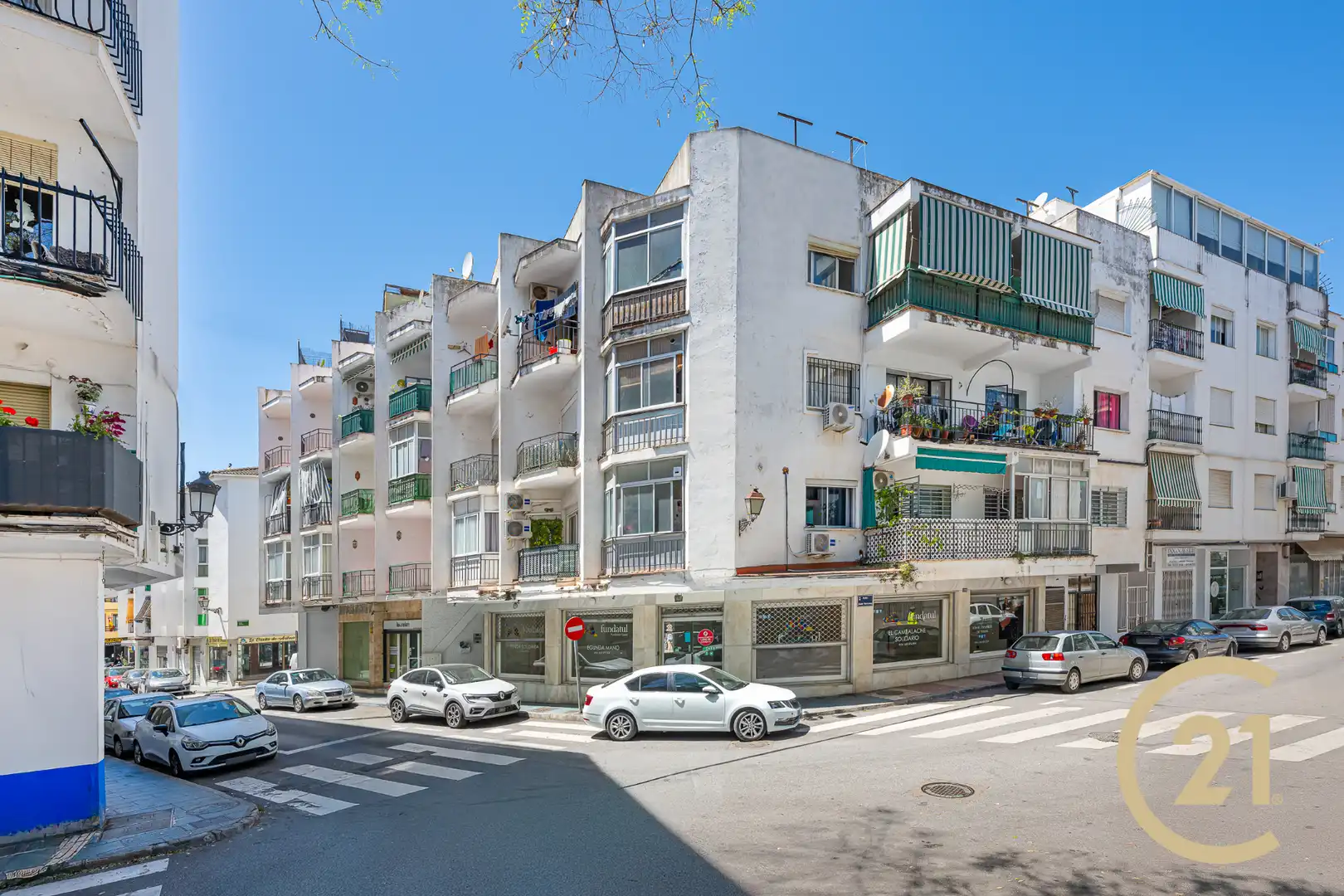 Vista exterior de Ático en venta en Marbella con Aire acondicionado, Terraza y Internet