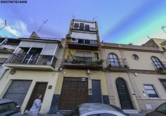 Vista exterior de Pis en venda en Sevilla
