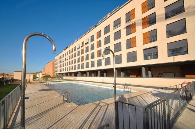 Piso en Alquiler en Calle Maruja Mallo en Las Cañas