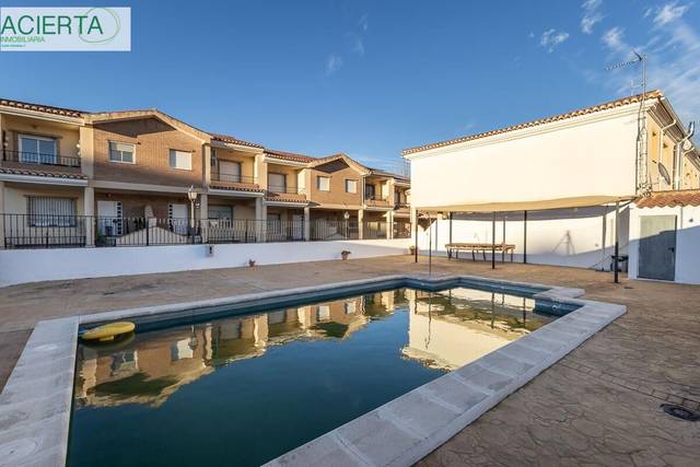 Casa-chalet en Venta en Calle Alixares del Temple en Ventas de Huelma