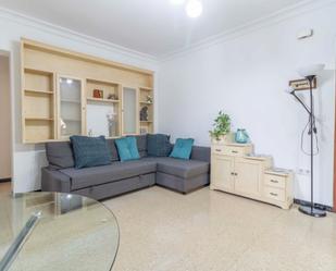 Sala d'estar de Pis de lloguer en  Sevilla Capital amb Aire condicionat, Terrassa i Moblat