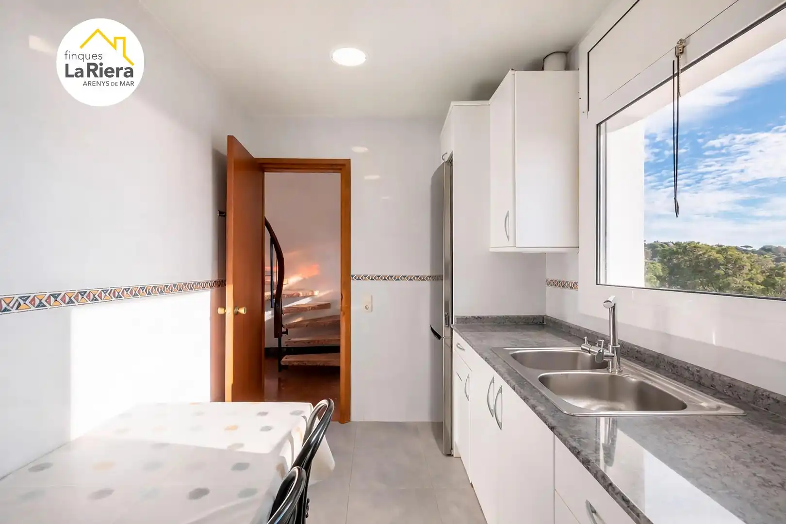 Cuina de Casa o xalet en venda en Arenys de Munt amb Aire condicionat, Jardí privat i Terrassa