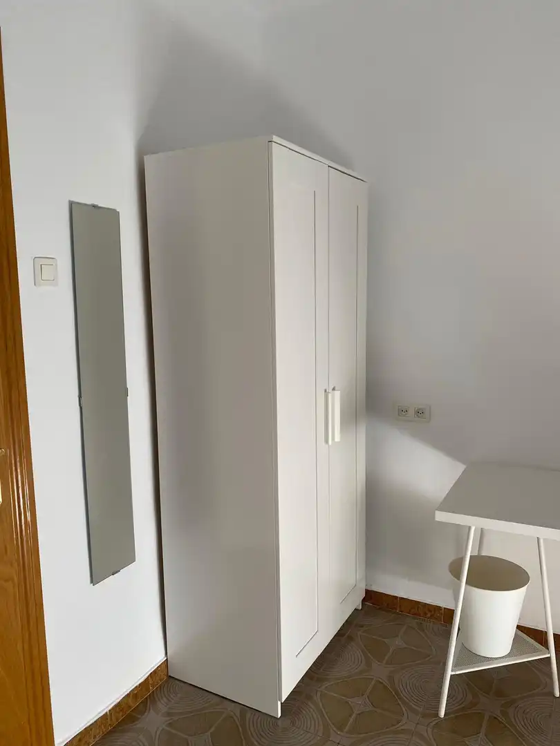 Bedroom of Flat for rent in Granada  with Air Conditioner, Heating and Furnished